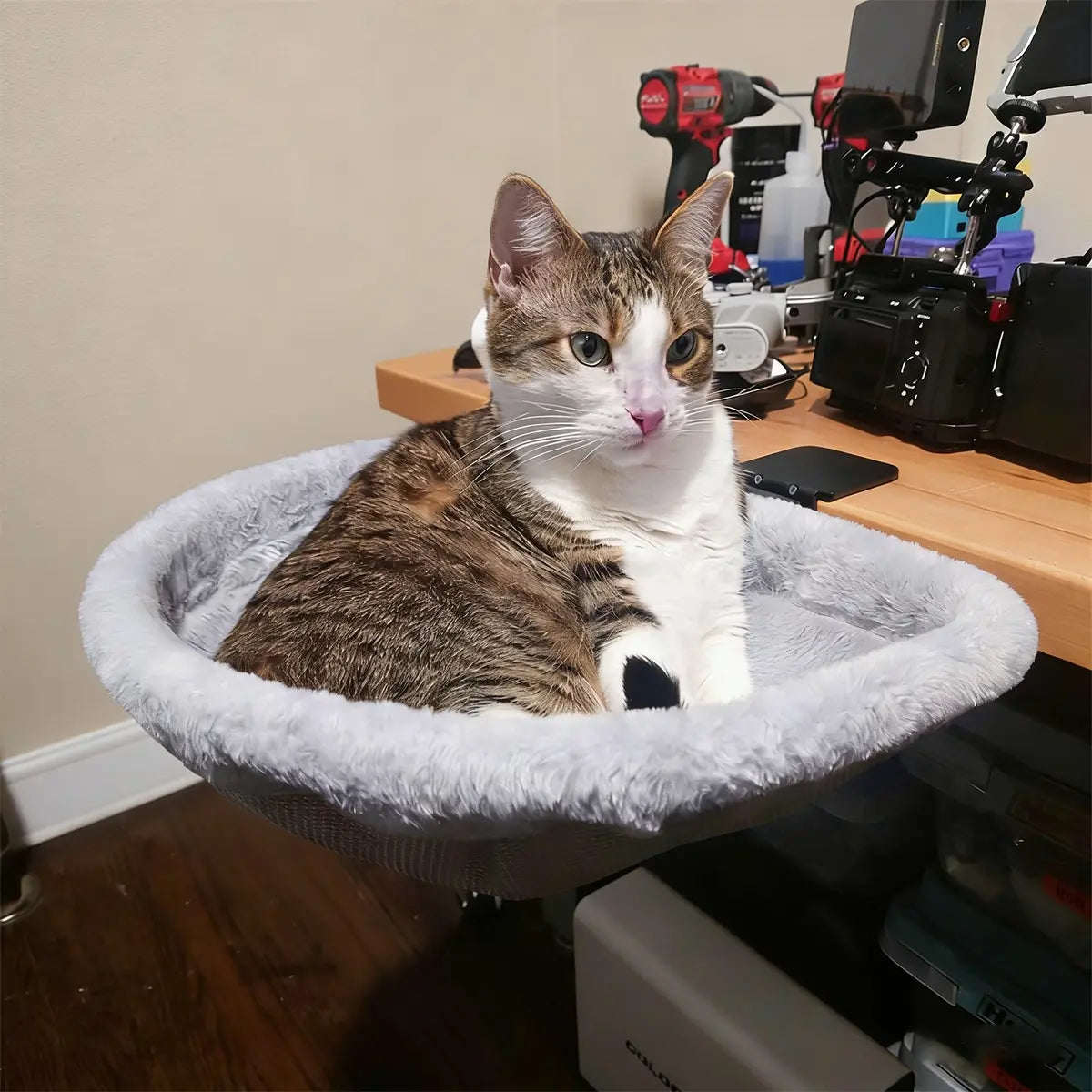 Cat Desk Bed - Space-Saving Semi-Circular Design with One-Click Folding, Soft Faux Rabbit Fur, Supports Up to 40 lbs, Ideal for Various Desktop Surfaces